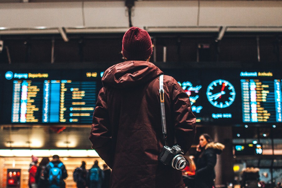 Luchthaven - Foto: Erik Odiin/Unsplash