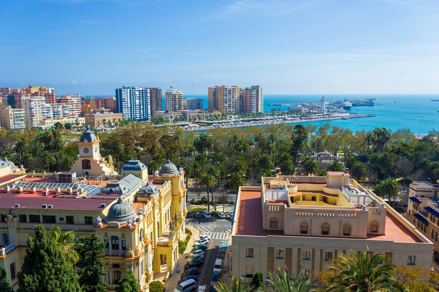 Malaga © Fernando Távora via Unsplash