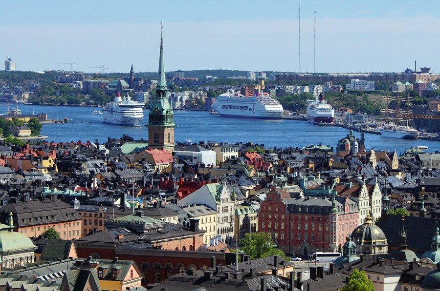 ‘Coolcation’: Dit zijn de beste Europese bestemmingen voor een koele zomervakantie Stockholm © Martti Salmi via Unsplash